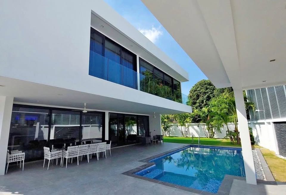 Pool terrace