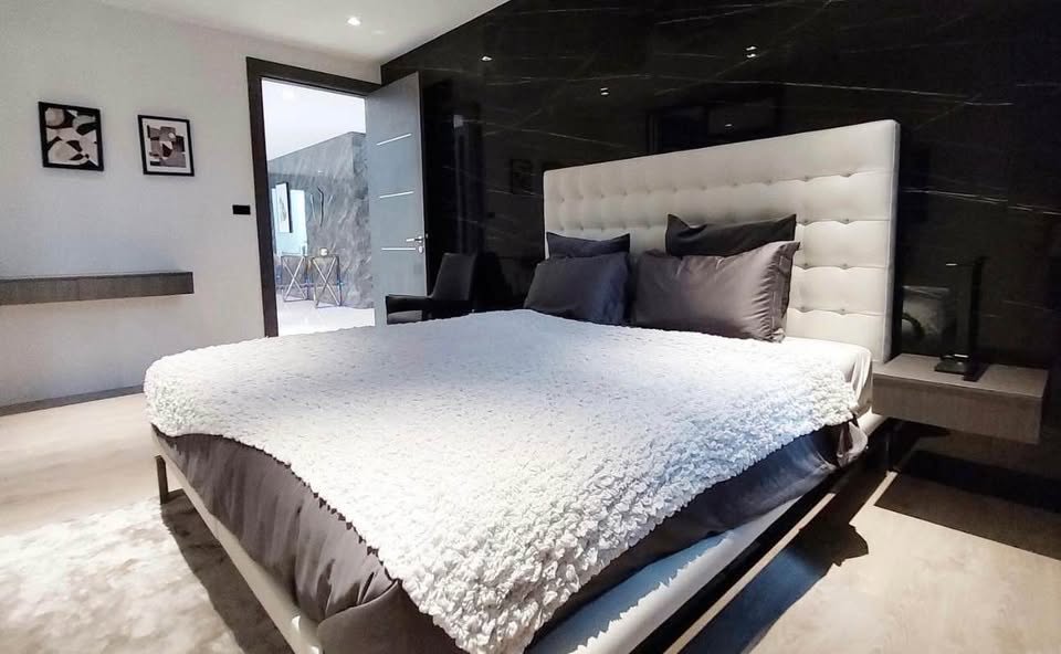 Bedroom suite