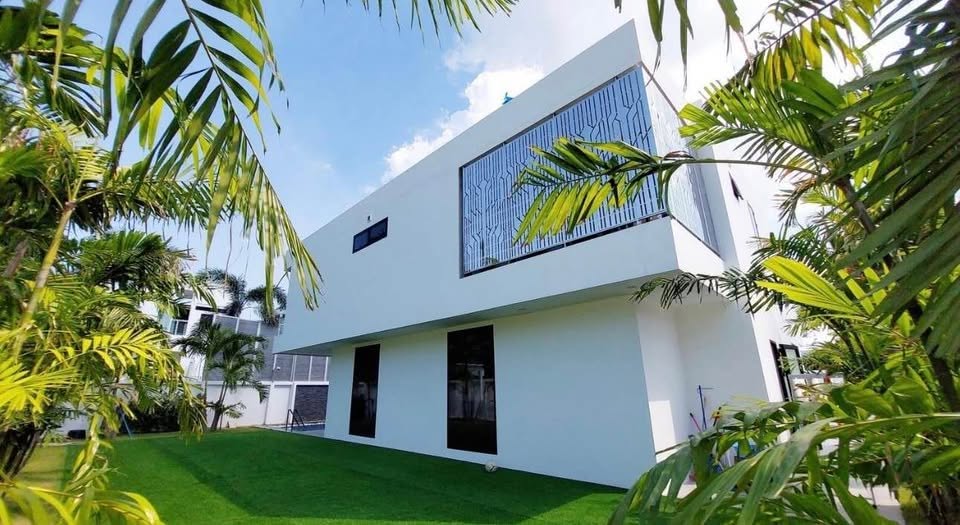 Villa garden exterior