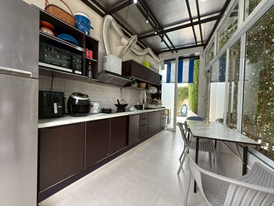 Secondary kitchen